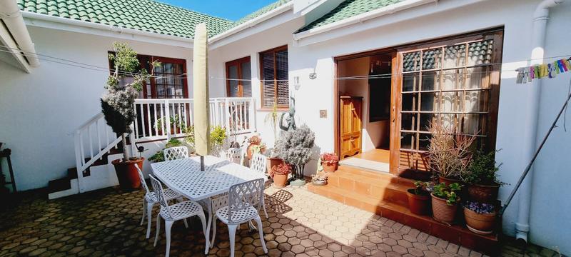 4 Bedroom Property for Sale in Bayview Western Cape